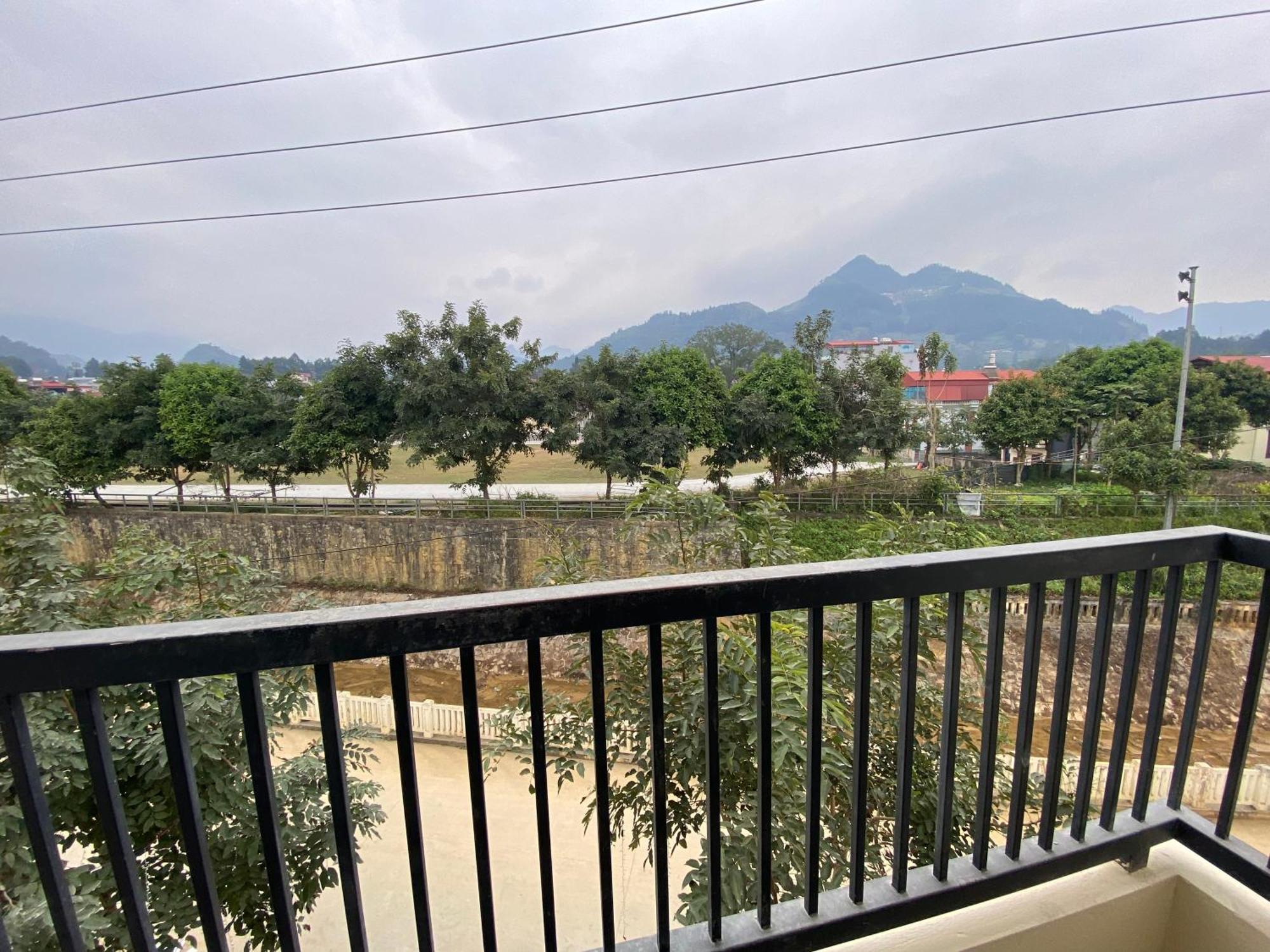 Square Homestay & Coffee Bac Ha  Bagian luar foto