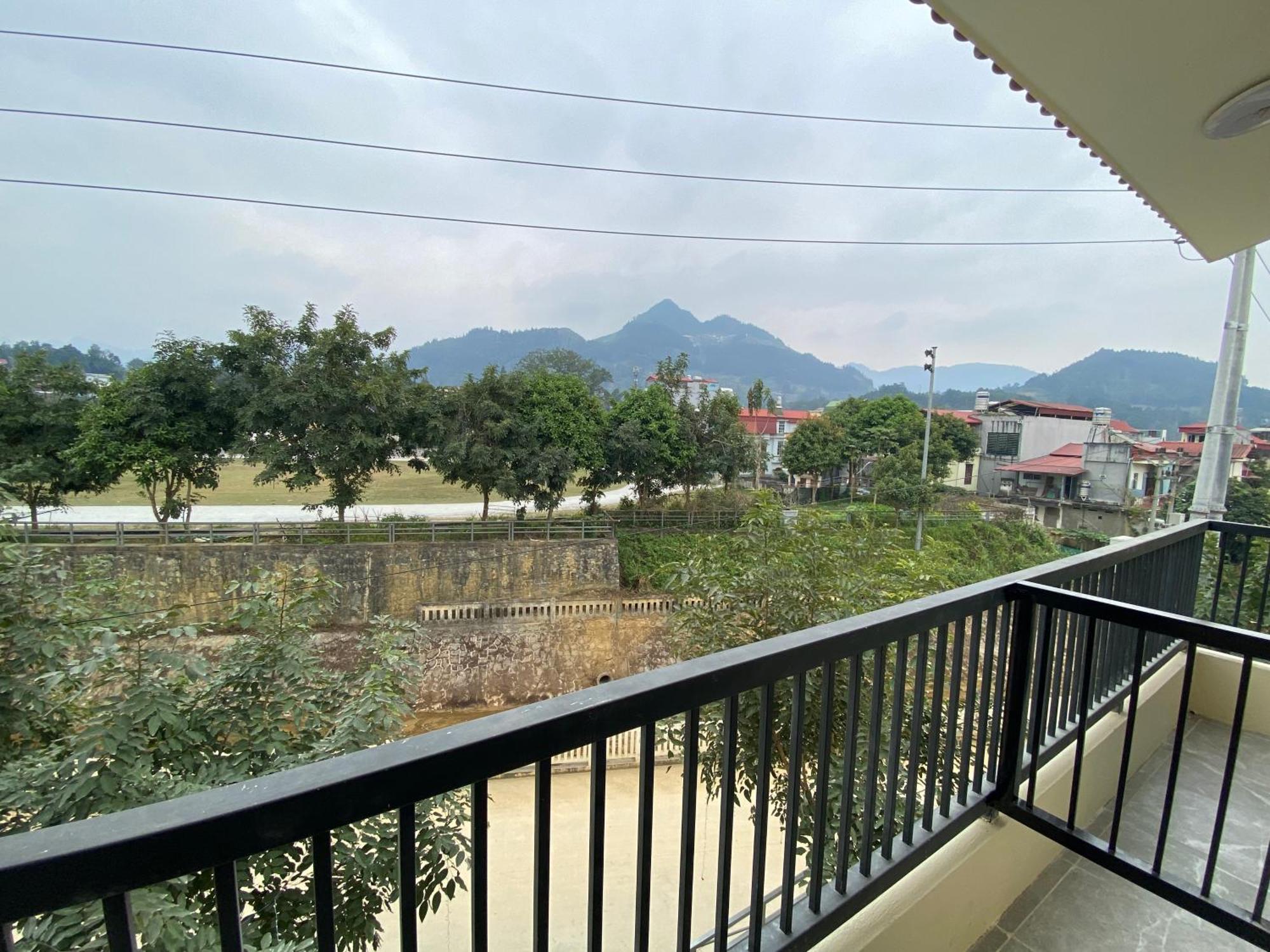 Square Homestay & Coffee Bac Ha  Bagian luar foto